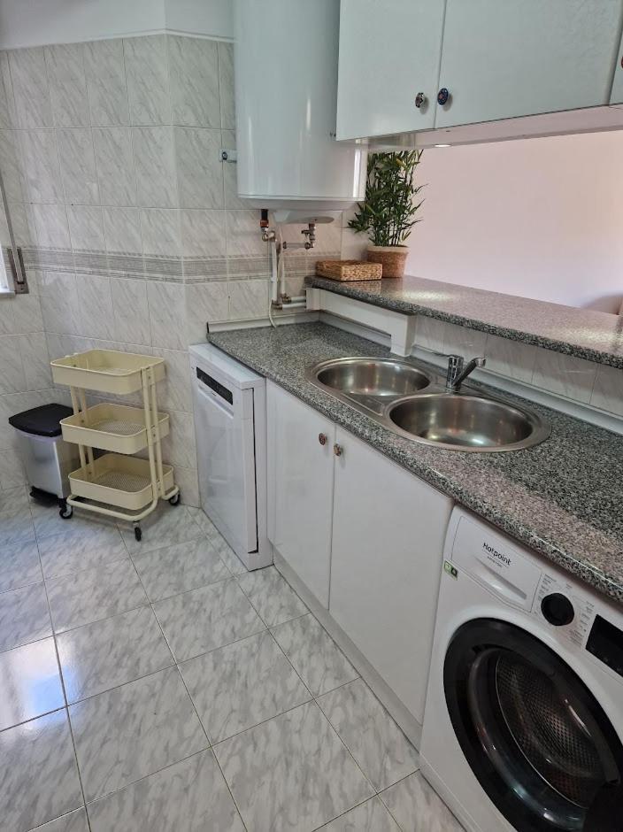 Apartamento T2 Palmeira Gale-Praia Da Gale Guia  Eksteriør billede